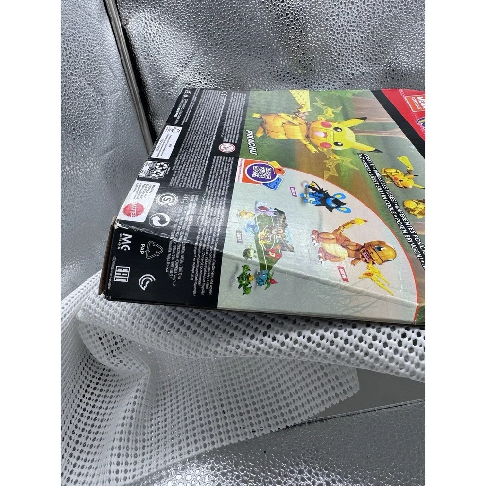 Mega Construx Pokemon Pikachu GMD31 211 PCS Complete Sealed Bags Damaged Box- B2